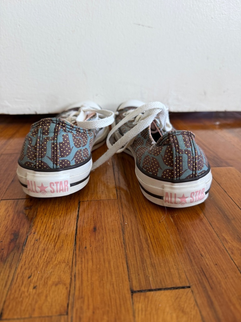 Converse Canvas Low-Top Sneakers with elephant print - Picture 4 of 6